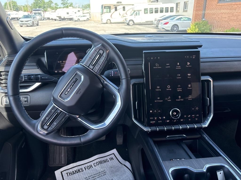 GMC Acadia AWD 4dr Denali 2025