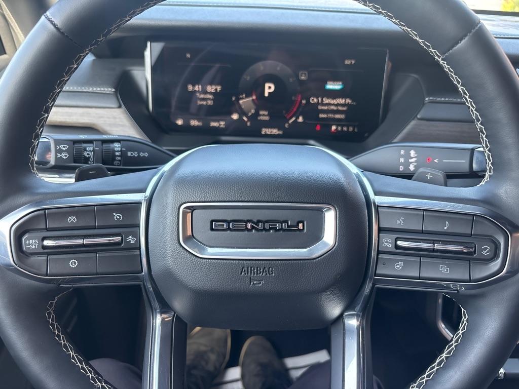 GMC Acadia AWD 4dr Denali 2025
