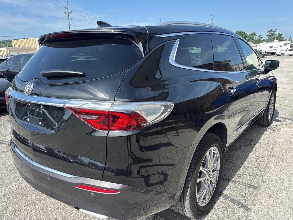 Buick Enclave FWD 4dr Premium 2024