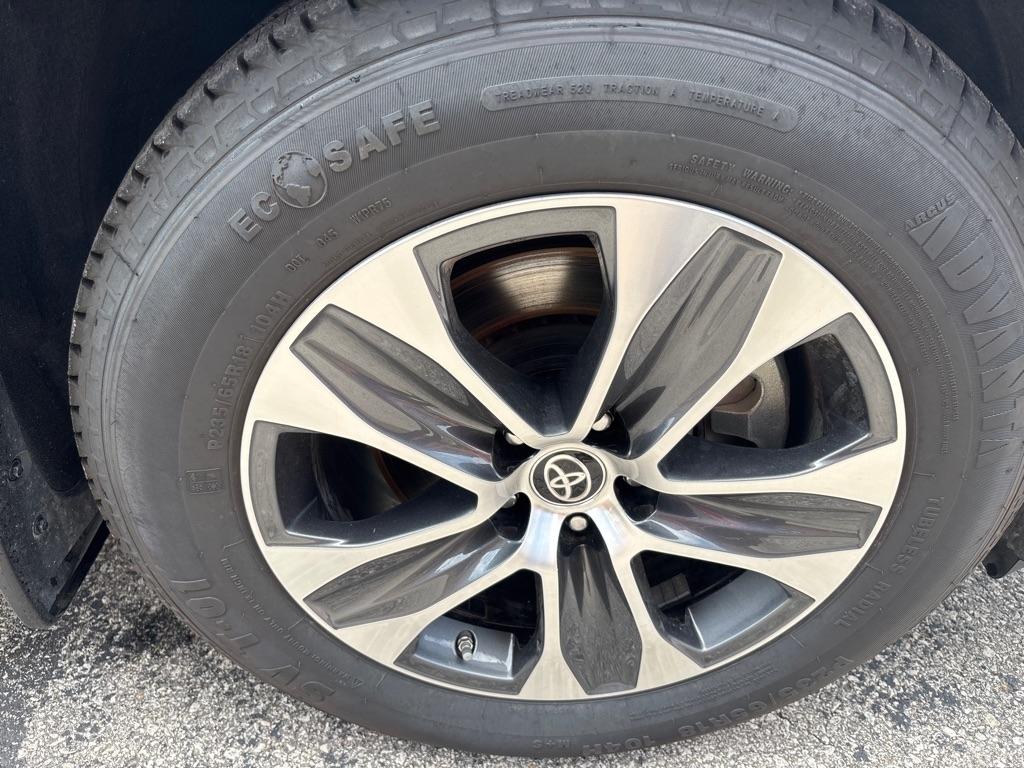 Toyota Highlander Platinum AWD (Natl) 2023