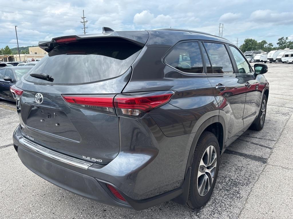 Toyota Highlander Platinum AWD (Natl) 2023
