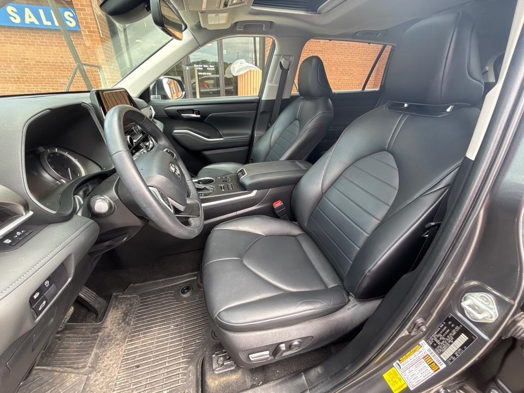 Toyota Highlander Platinum AWD (Natl) 2023