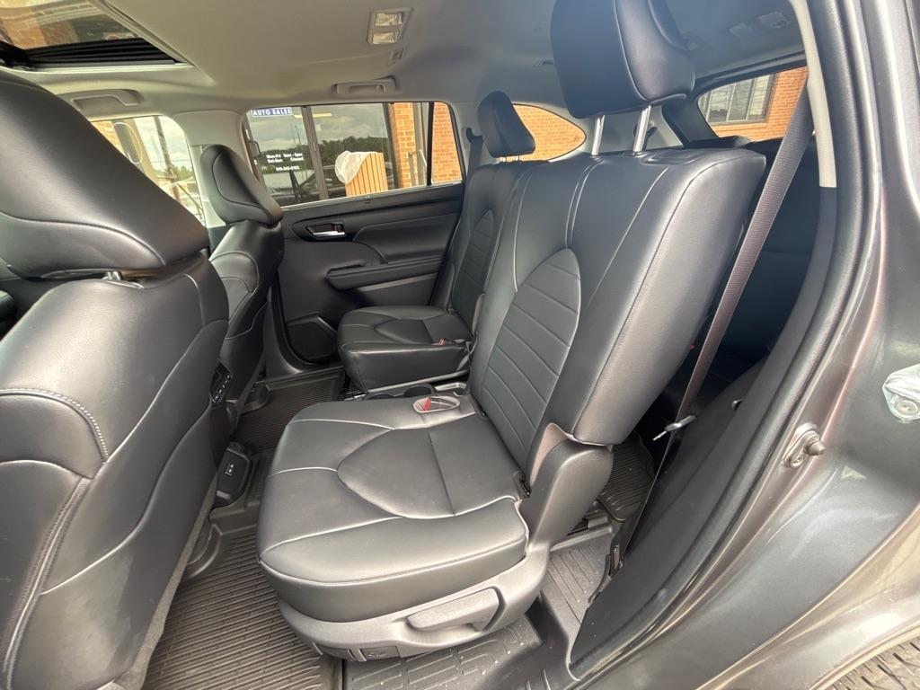 Toyota Highlander Platinum AWD (Natl) 2023