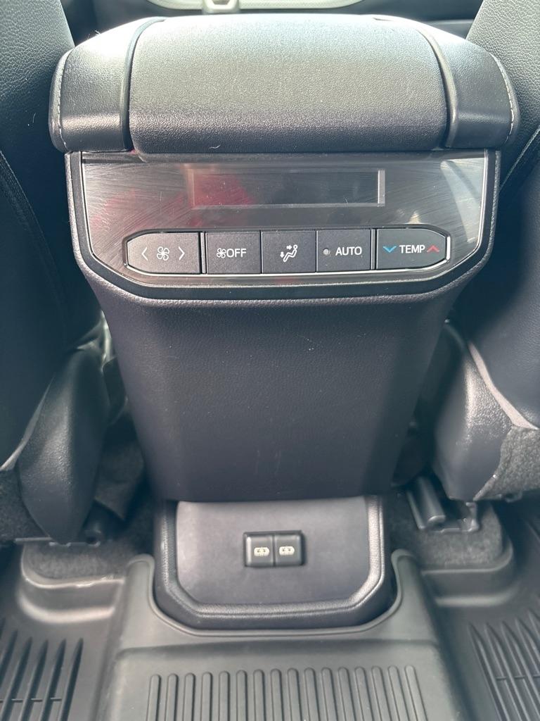 Toyota Highlander Platinum AWD (Natl) 2023