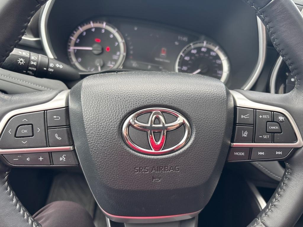 Toyota Highlander Platinum AWD (Natl) 2023