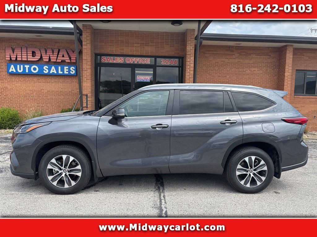 Toyota Highlander Platinum AWD (Natl) 2023