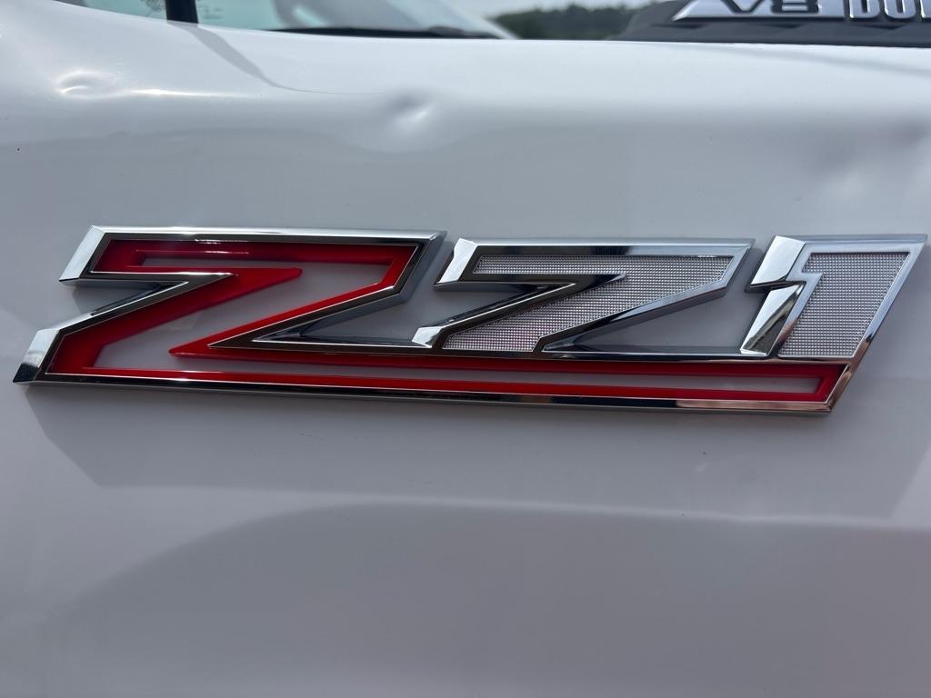 Chevrolet Silverado 2500HD 4WD Crew Cab 159" Custom 2026