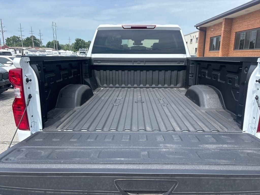 Chevrolet Silverado 2500HD 4WD Crew Cab 159" Custom 2026