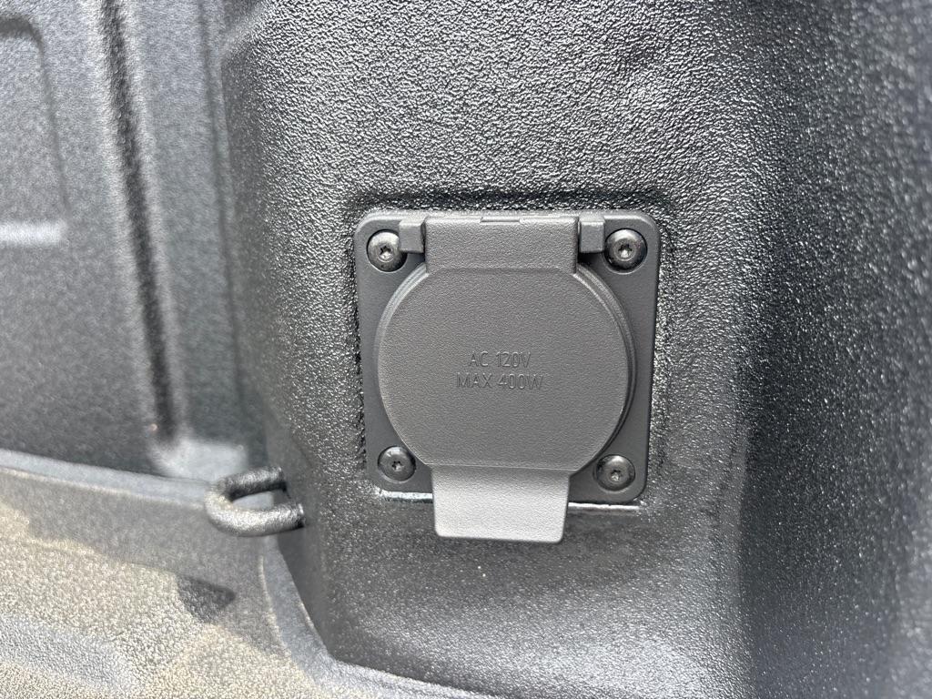 Chevrolet Silverado 2500HD 4WD Crew Cab 159" Custom 2026