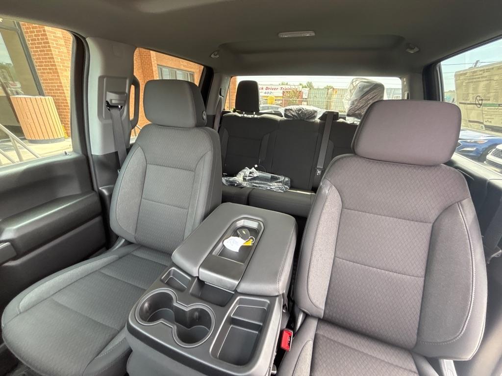 Chevrolet Silverado 2500HD 4WD Crew Cab 159" Custom 2026
