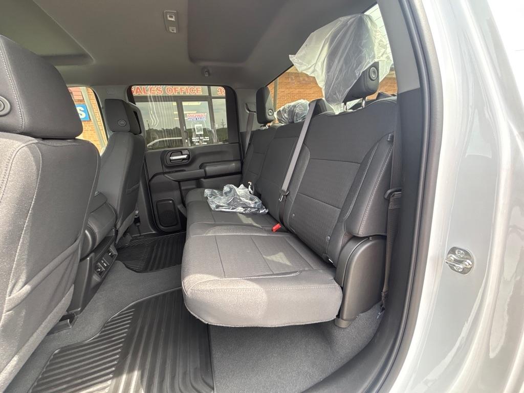 Chevrolet Silverado 2500HD 4WD Crew Cab 159" Custom 2026