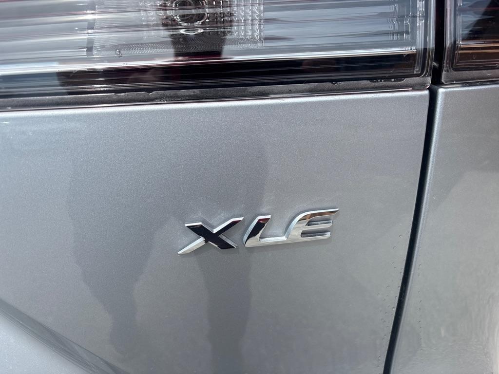 Toyota Corolla Cross XLE 2WD (Natl) 2026