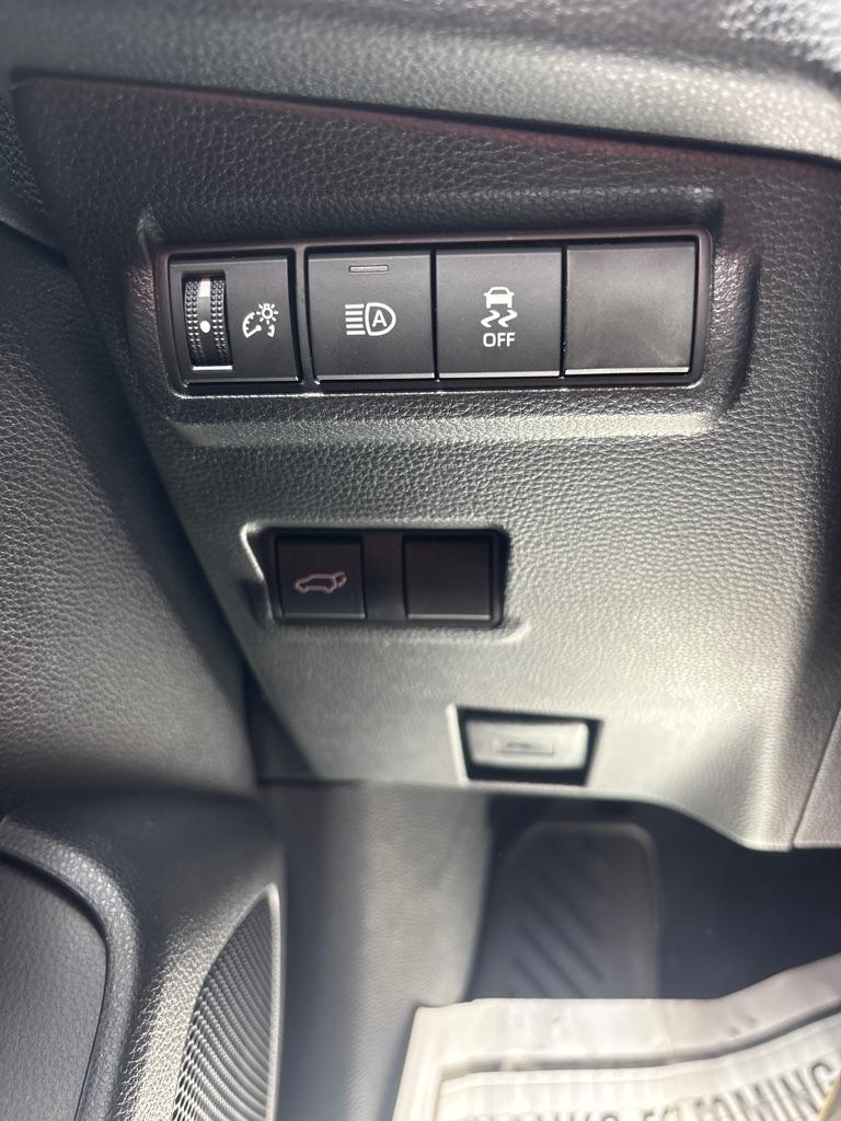 Toyota Corolla Cross XLE 2WD (Natl) 2026