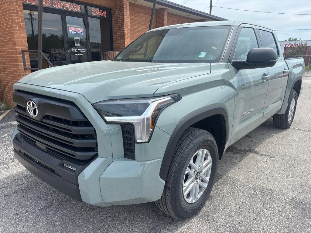 Toyota Tundra SR5 CrewMax 5.5' Bed (Natl) 2026
