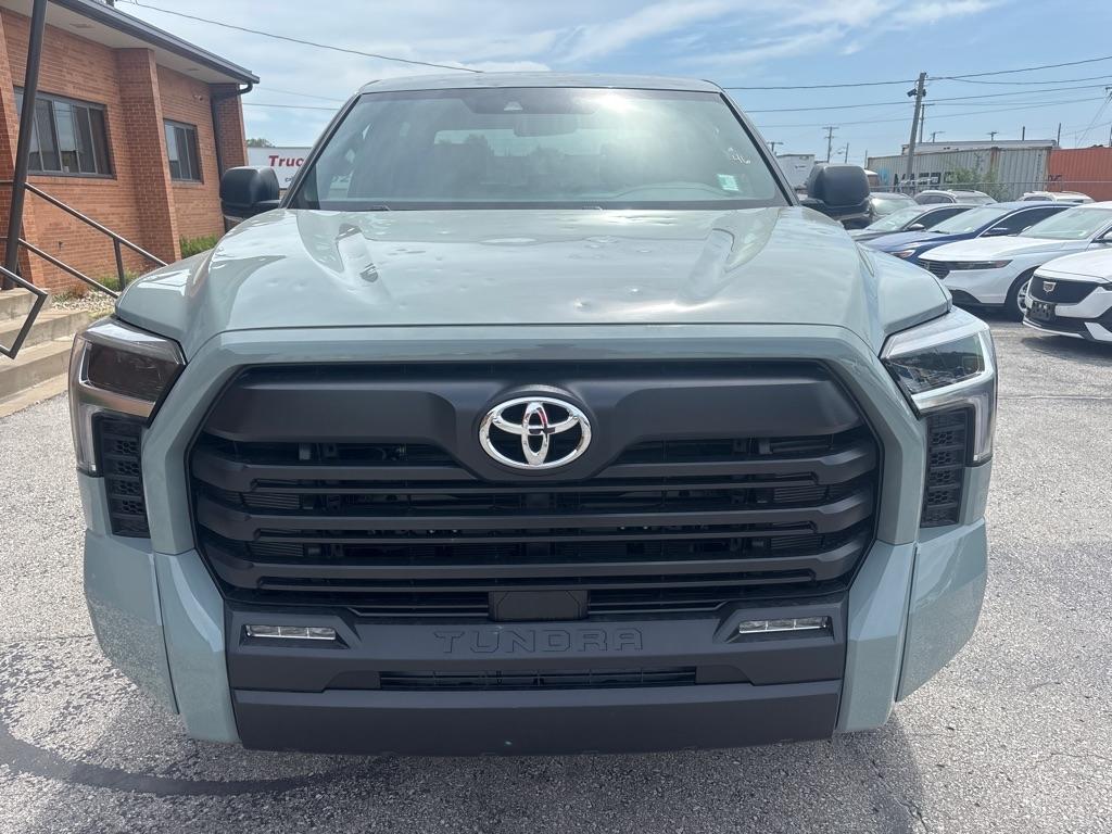 Toyota Tundra SR5 CrewMax 5.5' Bed (Natl) 2026