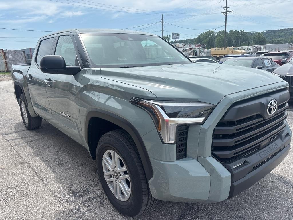 Toyota Tundra SR5 CrewMax 5.5' Bed (Natl) 2026