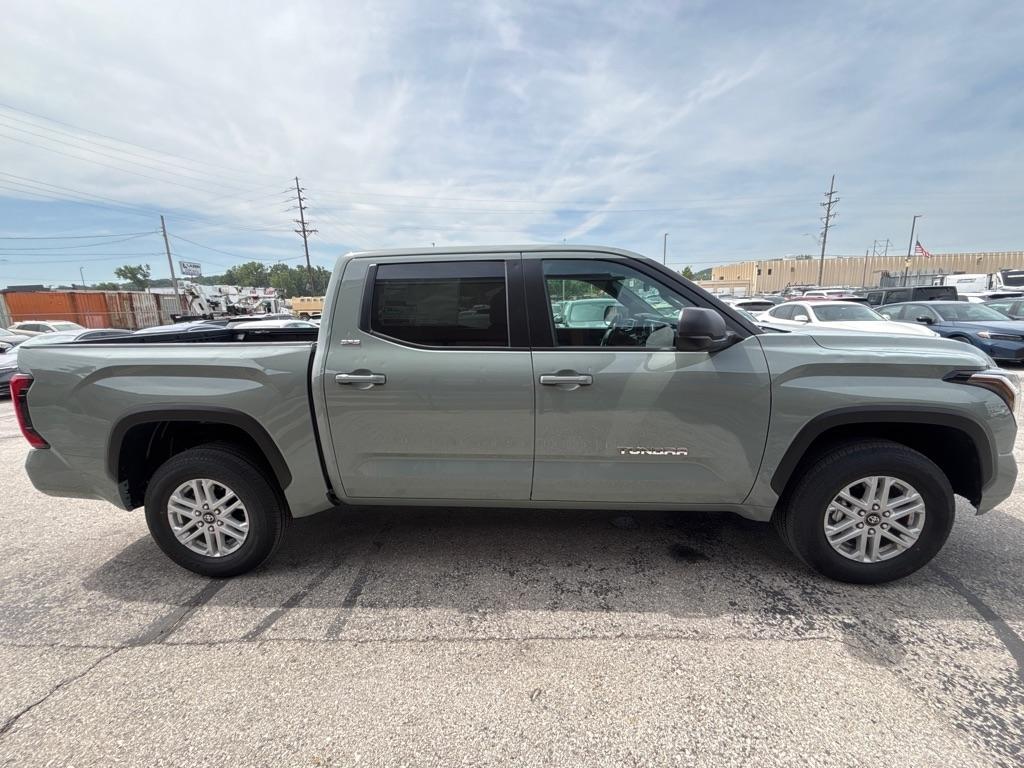 Toyota Tundra SR5 CrewMax 5.5' Bed (Natl) 2026