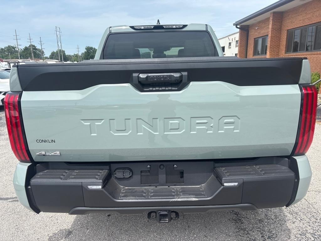 Toyota Tundra SR5 CrewMax 5.5' Bed (Natl) 2026