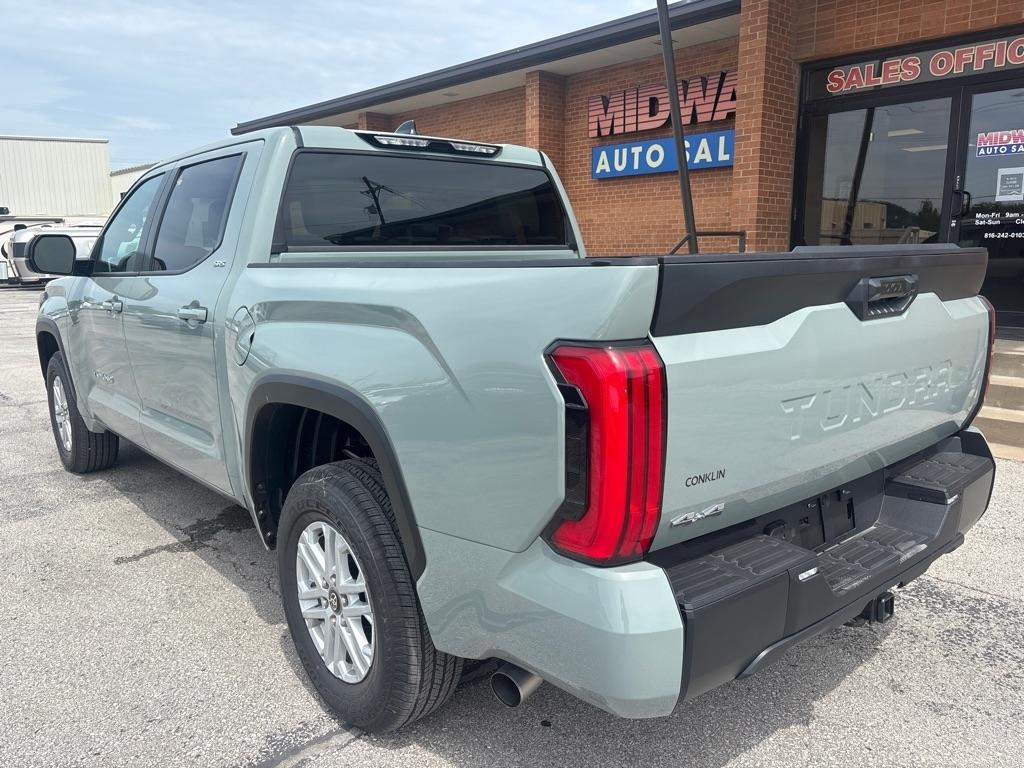 Toyota Tundra SR5 CrewMax 5.5' Bed (Natl) 2026