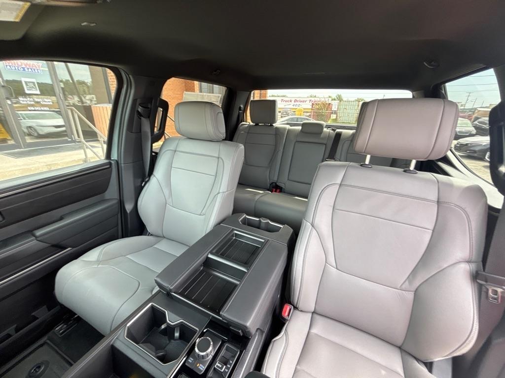 Toyota Tundra SR5 CrewMax 5.5' Bed (Natl) 2026