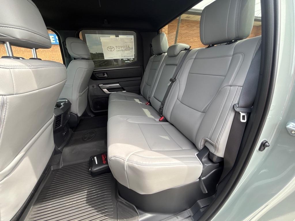 Toyota Tundra SR5 CrewMax 5.5' Bed (Natl) 2026