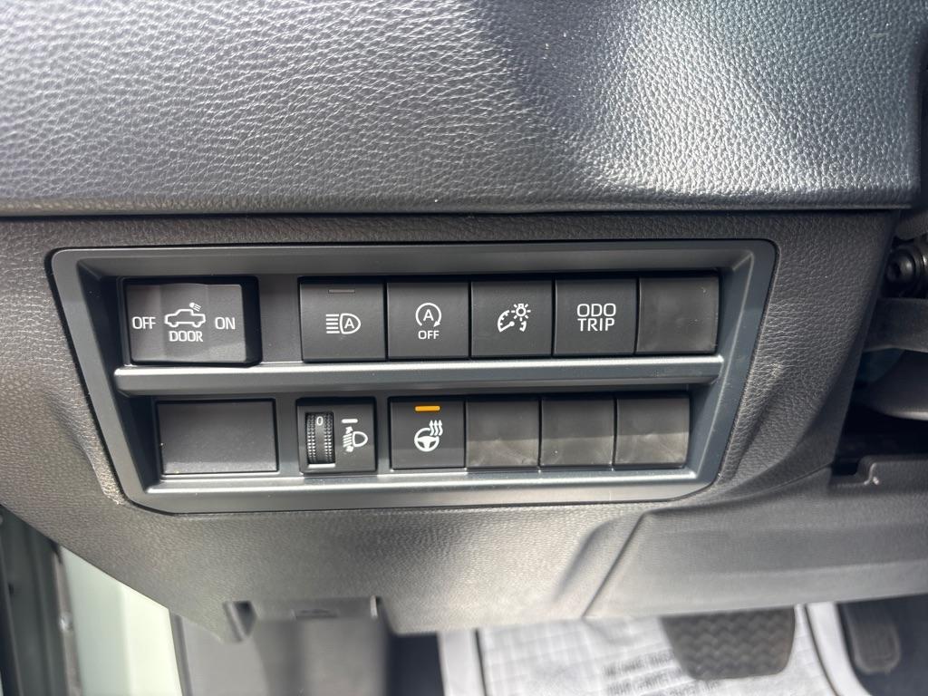 Toyota Tundra SR5 CrewMax 5.5' Bed (Natl) 2026