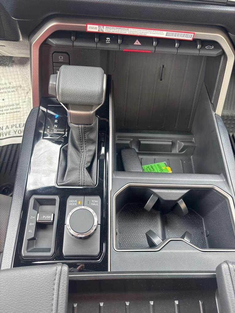Toyota Tundra SR5 CrewMax 5.5' Bed (Natl) 2026