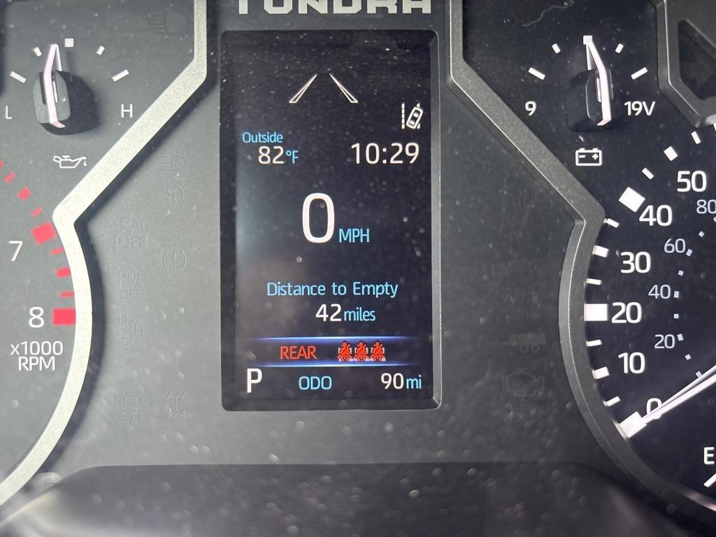 Toyota Tundra SR5 CrewMax 5.5' Bed (Natl) 2026