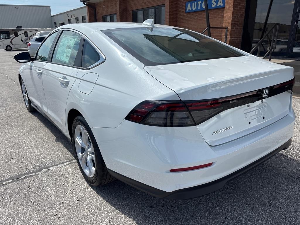Honda Accord LX CVT 2026