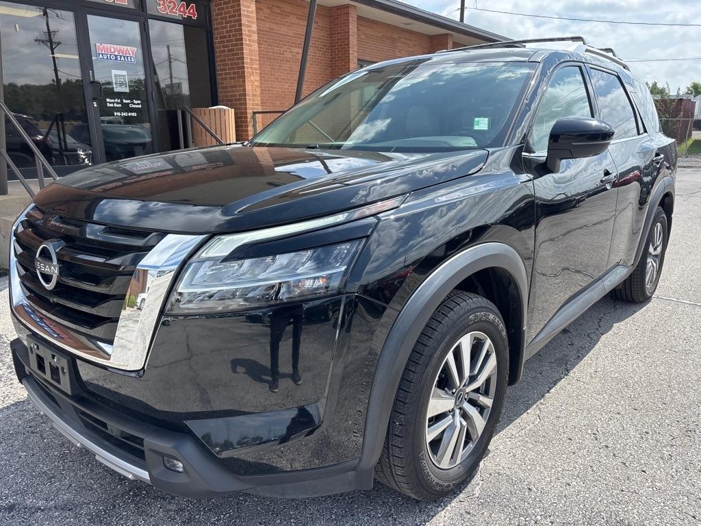 Nissan Pathfinder SL 2WD 2022