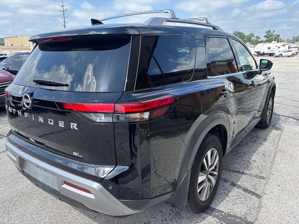 Nissan Pathfinder SL 2WD 2022
