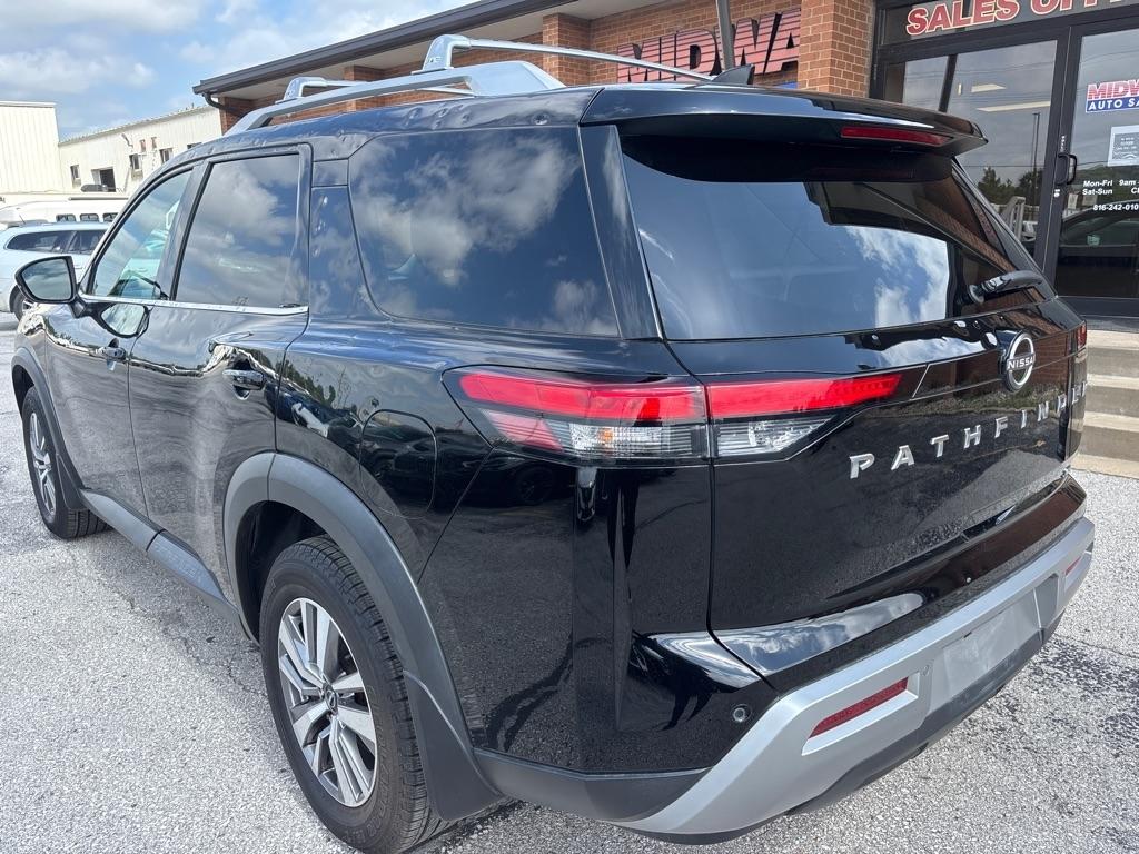 Nissan Pathfinder SL 2WD 2022
