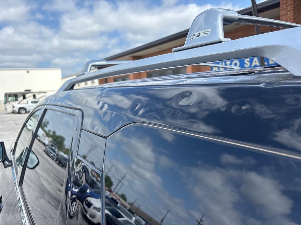 Nissan Pathfinder SL 2WD 2022