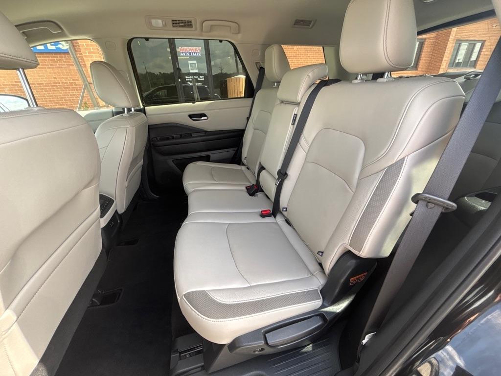 Nissan Pathfinder SL 2WD 2022