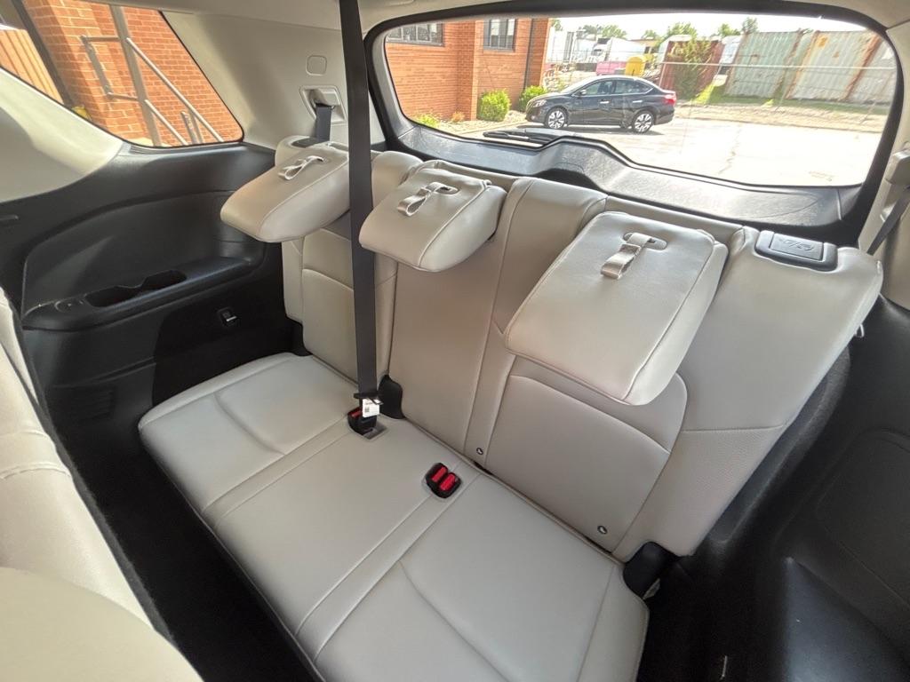 Nissan Pathfinder SL 2WD 2022