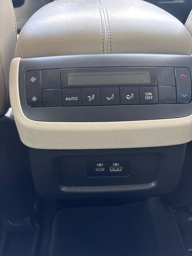 Nissan Pathfinder SL 2WD 2022