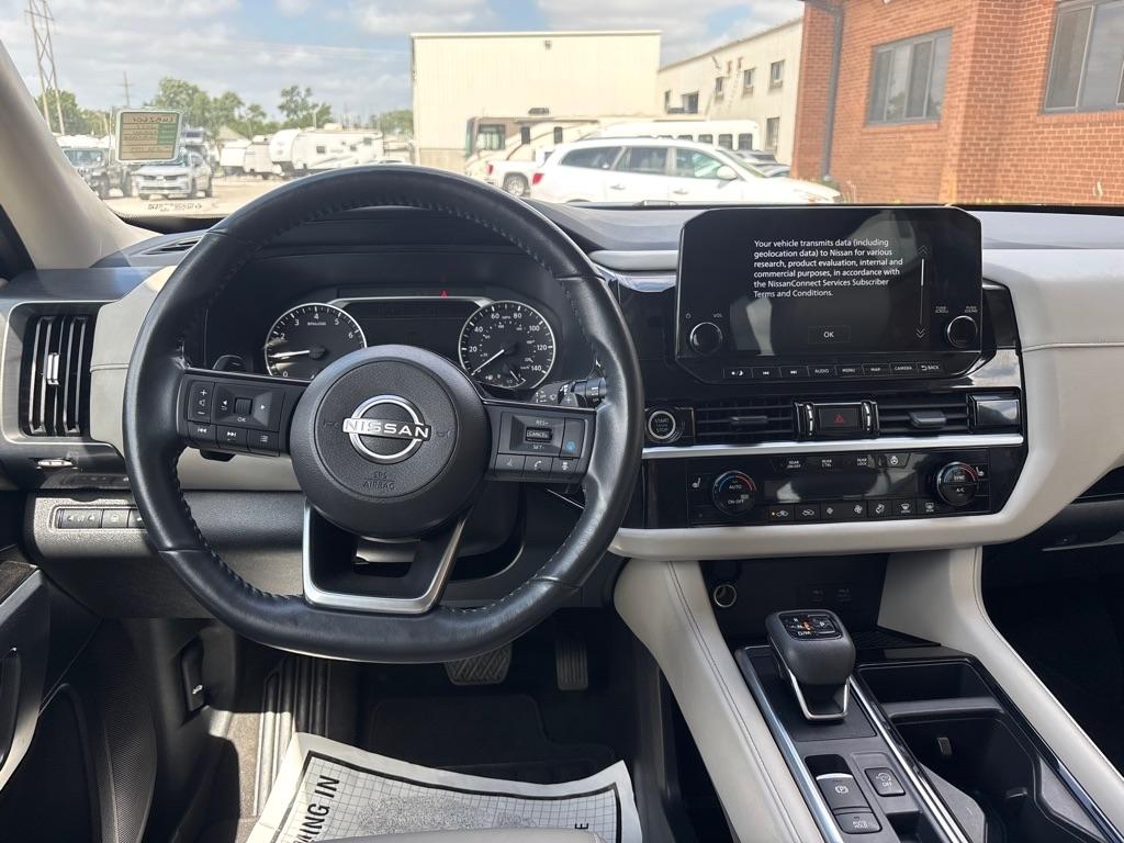 Nissan Pathfinder SL 2WD 2022