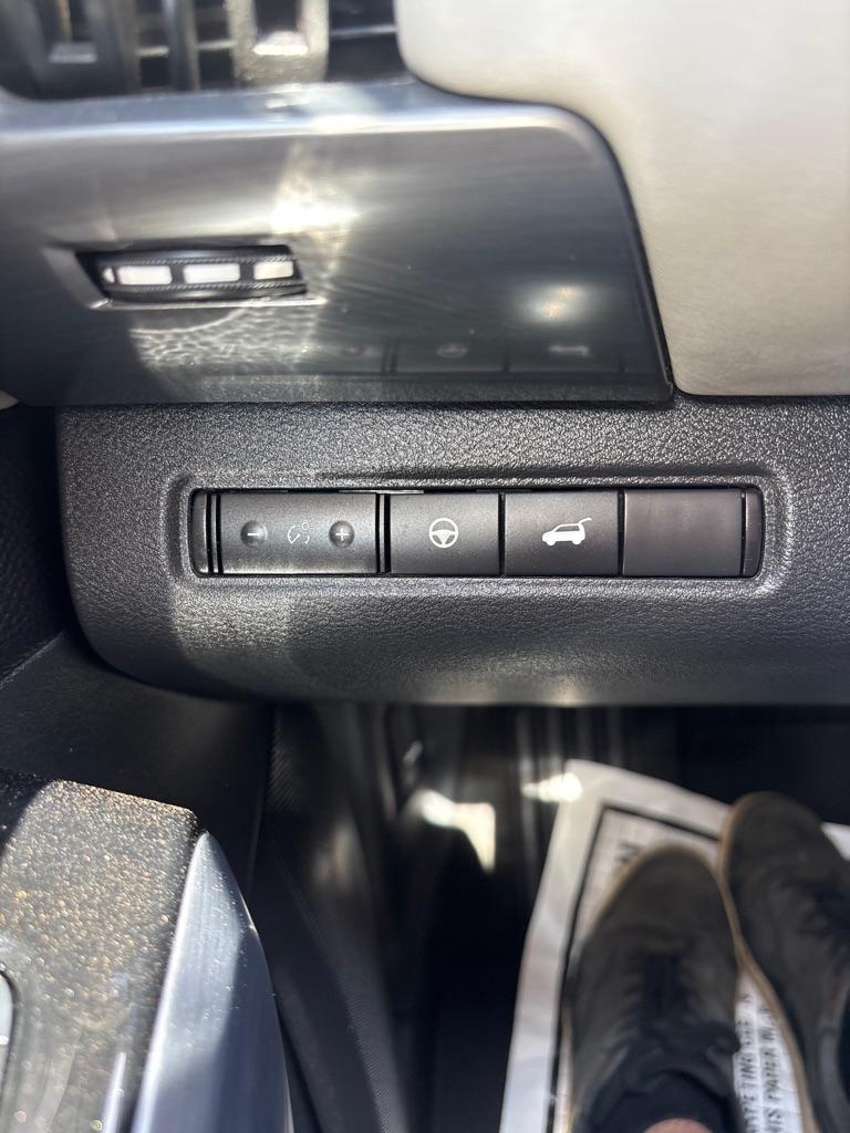 Nissan Pathfinder SL 2WD 2022