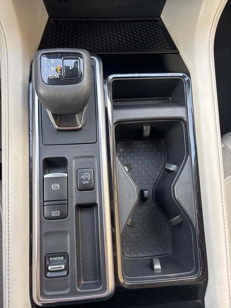 Nissan Pathfinder SL 2WD 2022