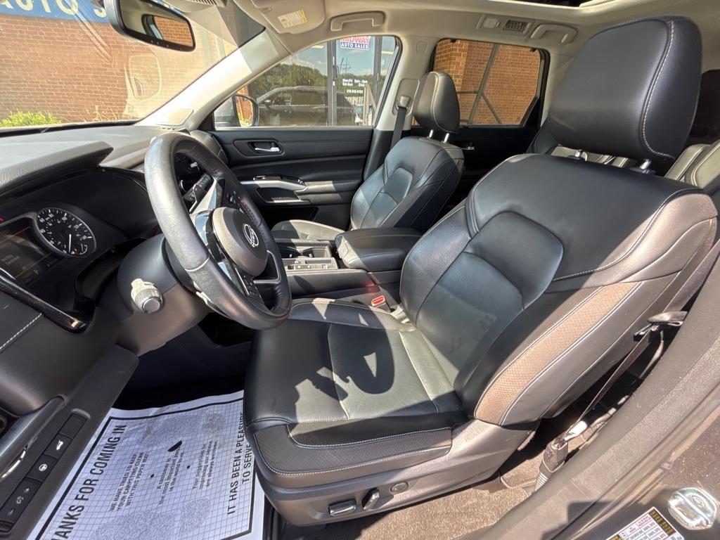 Nissan Pathfinder SL 2WD 2022