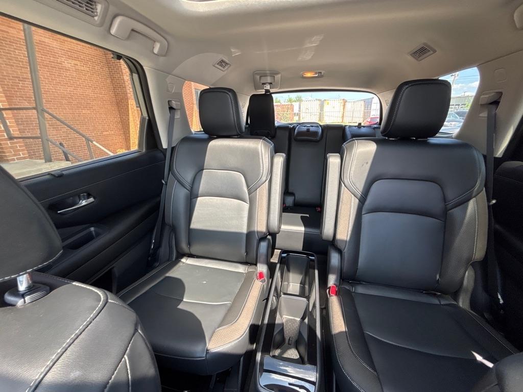 Nissan Pathfinder SL 2WD 2022