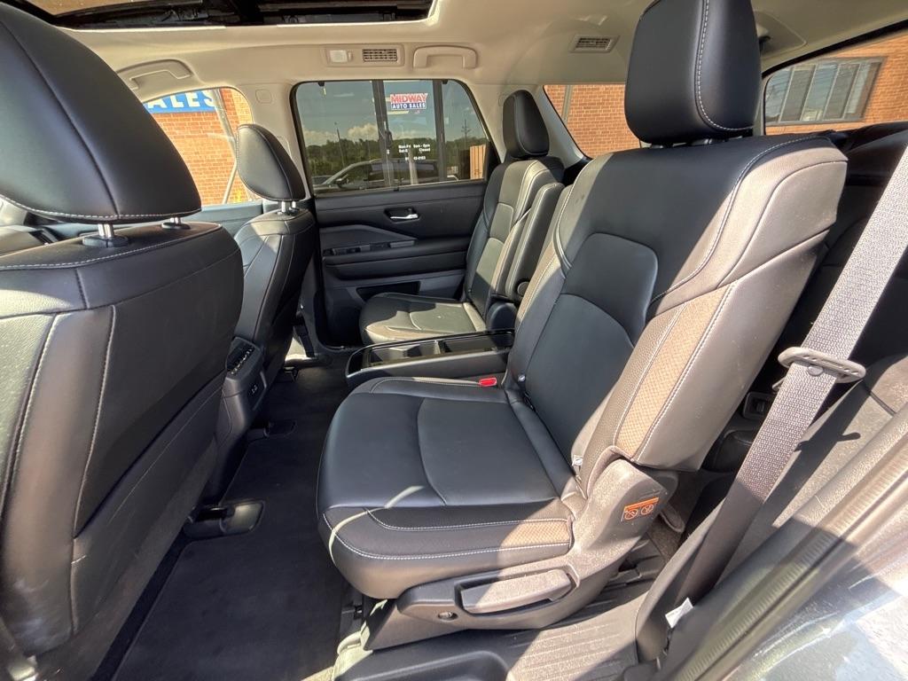 Nissan Pathfinder SL 2WD 2022