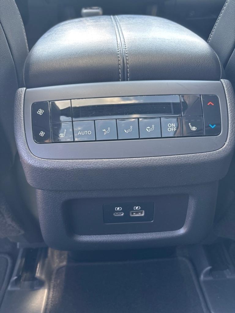 Nissan Pathfinder SL 2WD 2022