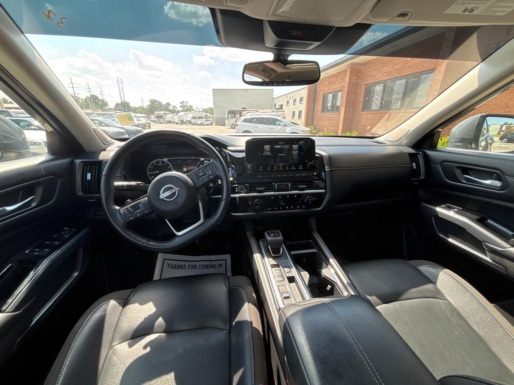 Nissan Pathfinder SL 2WD 2022