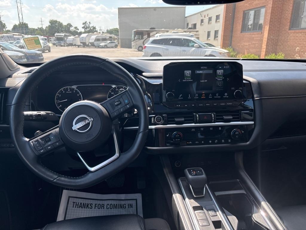 Nissan Pathfinder SL 2WD 2022