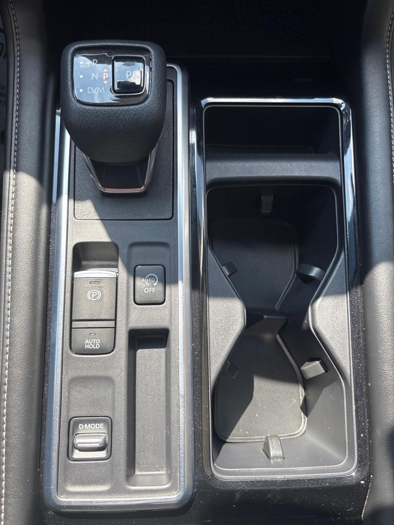 Nissan Pathfinder SL 2WD 2022