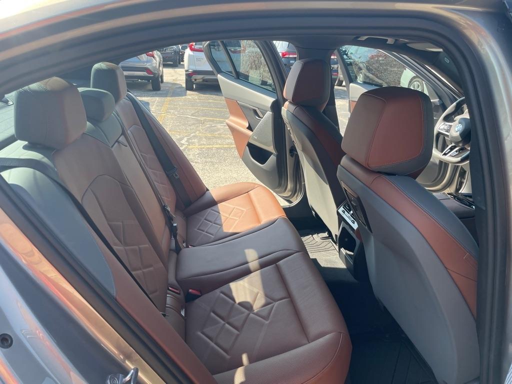 BMW 5 Series 530i xDrive Sedan 2024