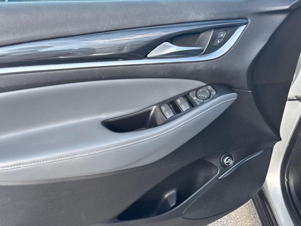 Buick Enclave FWD 4dr Essence 2019