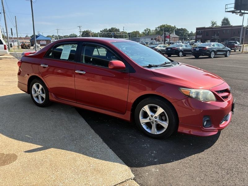 Toyota Corolla S 5-Speed MT 2012