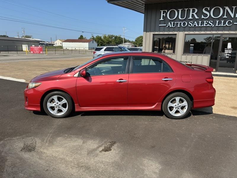 Toyota Corolla S 5-Speed MT 2012